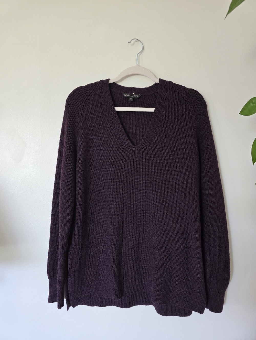 Athleta XS oversized Merino Wool Blend Relax Fit V Neck Purple Sweater